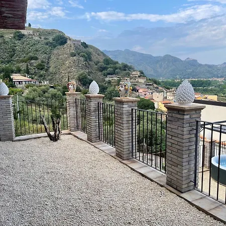 Bed & Breakfast Il Maniero Calatabiano