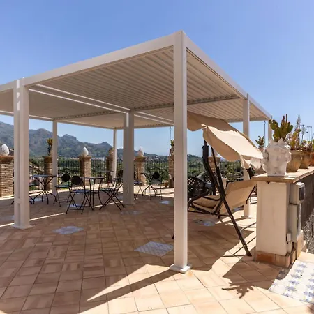 Bed And Relax-il Maniero 4* كالاتابيانو