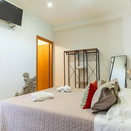 Bed And Relax-il Maniero 4* كالاتابيانو